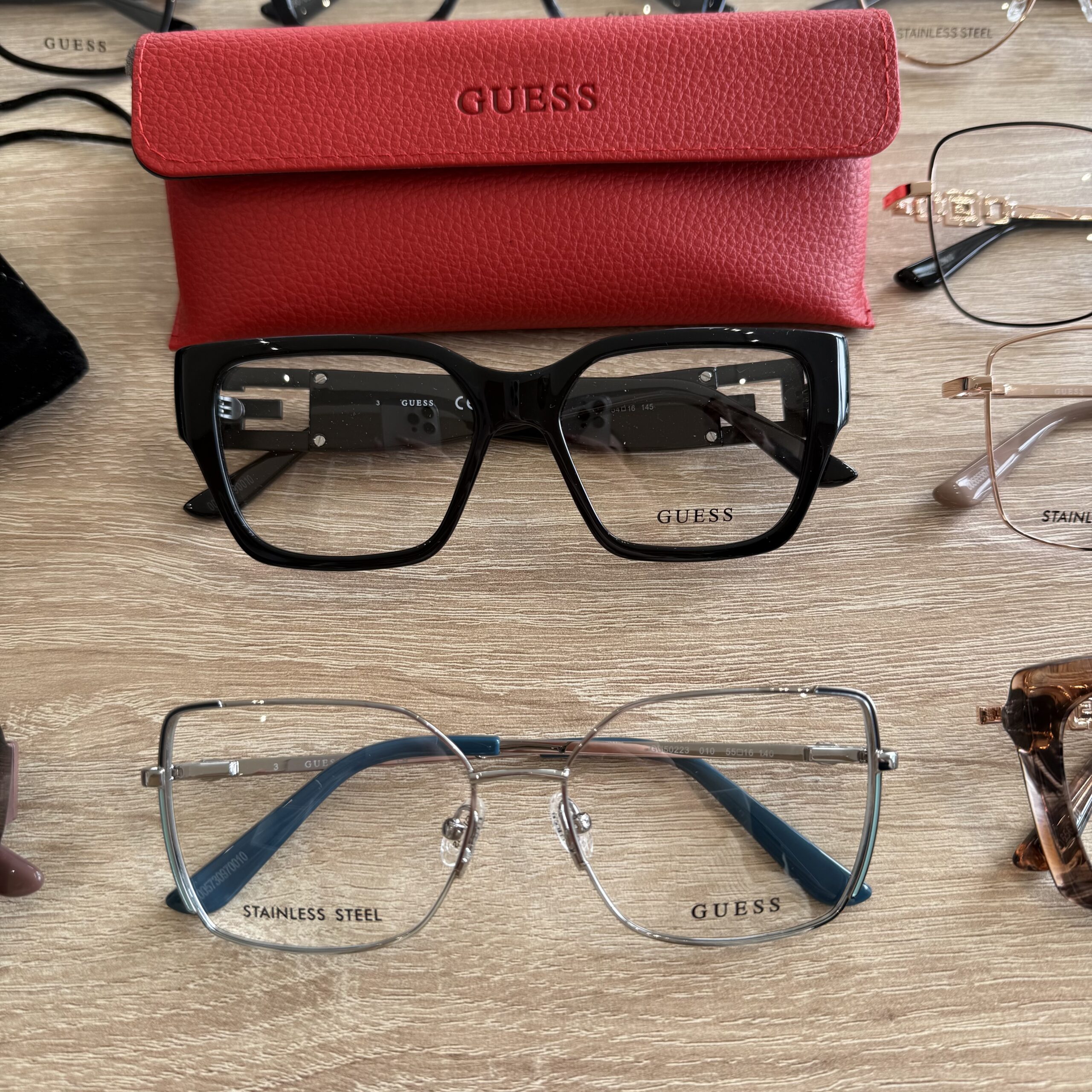 Nowa dostawa oprawek Guess w Lubinie – postaw na sprawdzony design